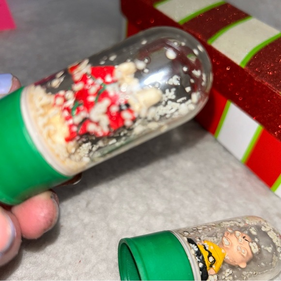 Vintage small 4 Snoopy Charlie Brown snow globe soda toppers DRY YELLOW - Picture 9 of 10